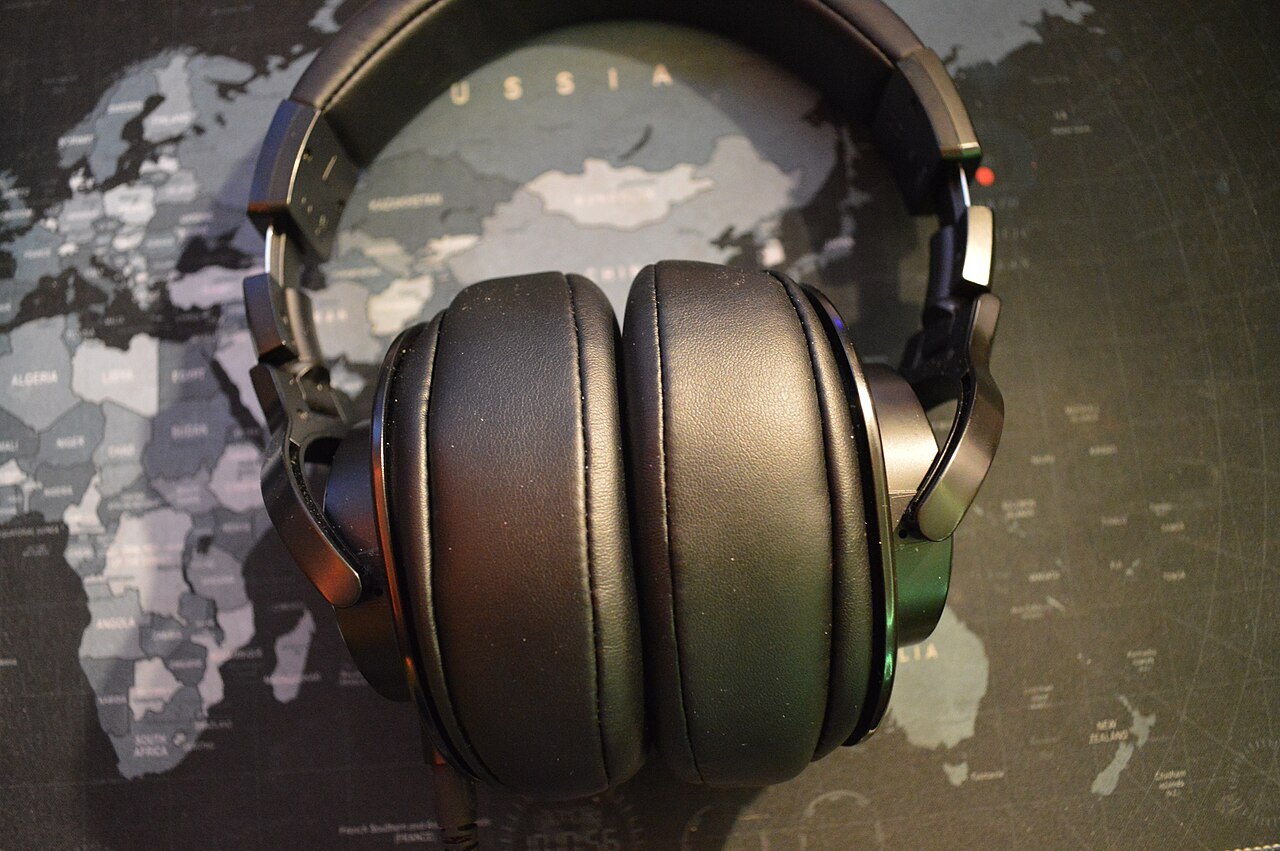 Słuchawki Audio-Technica z wymienionymi poduszkami.